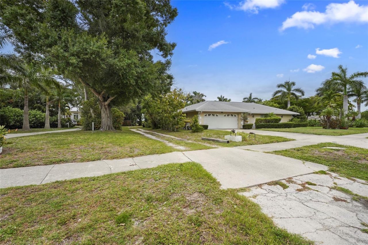 7538 Westmoreland Drive, Sarasota, FL 34243 Photo