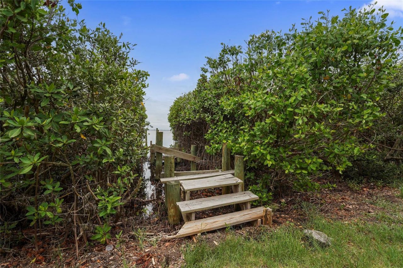 7538 Westmoreland Drive, Sarasota, FL 34243 Photo