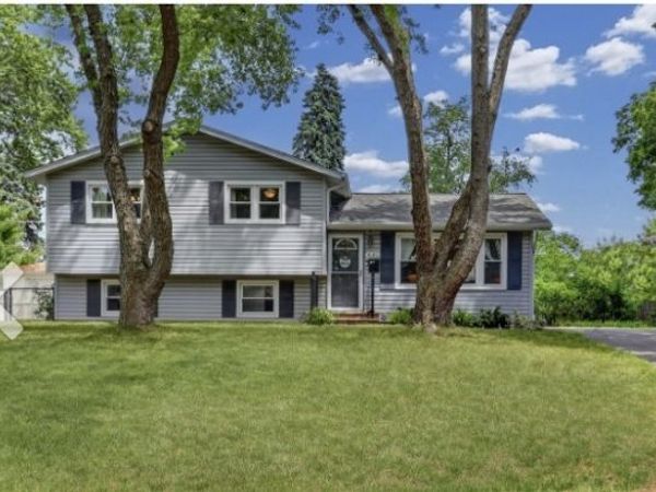 631 Pierce Court , Grayslake, IL 60030