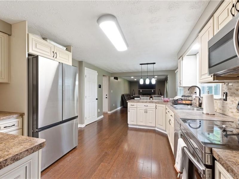 4301 Reeves Court, Clayton, OH 45415 Photo 7