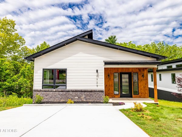 2325 Rock Gardens Drive, Sevierville, TN 37876