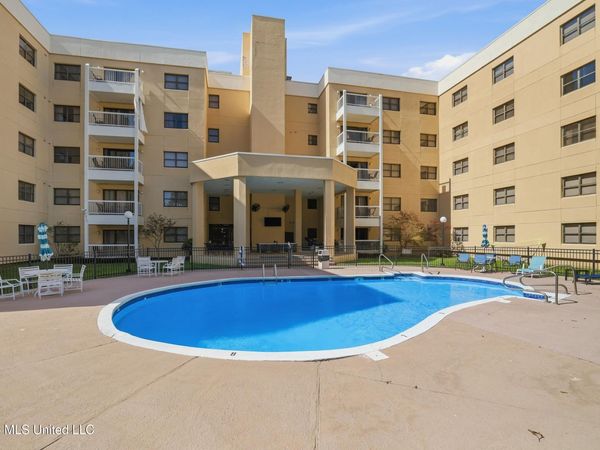 1130 Beach Boulevard, Biloxi, MS 39530