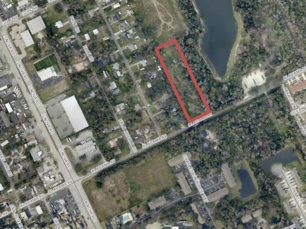 990 Alabama Avenue, Holly Hill, FL 32174