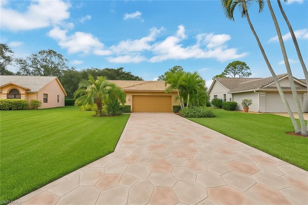 241 Saint James Way, Naples, FL 34104 Main Photo