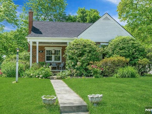 389 Bergen Boulevard, ORADELL, NJ 07649