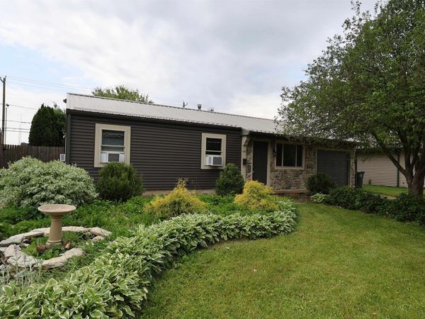 1940 Renfrew Drive, South Bend, IN 46614