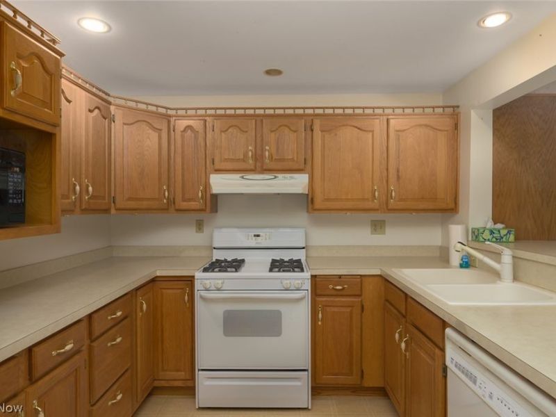 668 Highland Avenue , Wadsworth, OH 44281 Photo 10