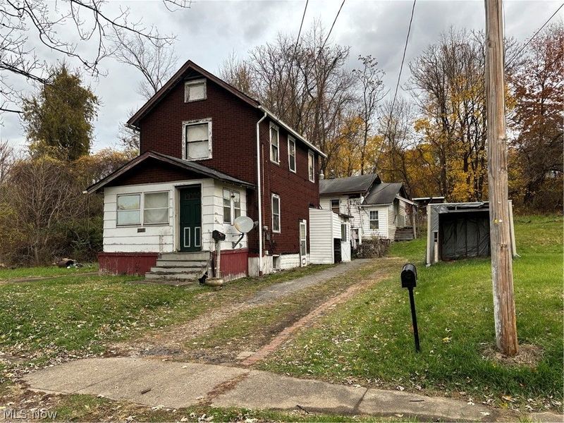 1125 N Garland Avenue , Youngstown, OH 44505 Photo 2