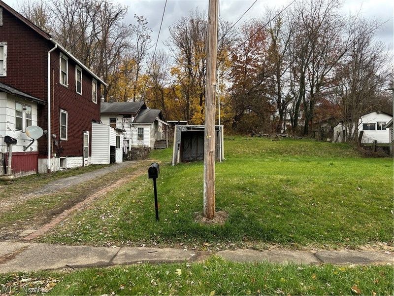 1125 N Garland Avenue , Youngstown, OH 44505 Photo 3