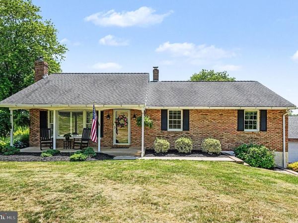 61 APPLEWOOD LANE, BOYERTOWN, PA 19512