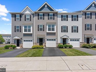 403 RIDGEWOOD DRIVE, ROYERSFORD, PA 19468