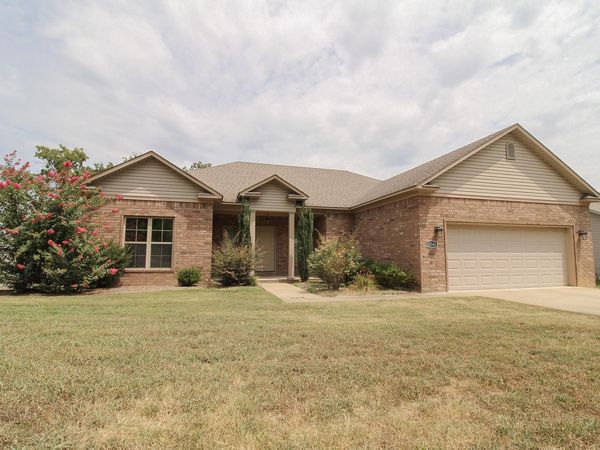 2240 Shadow Falls Drive, Conway, AR 72032