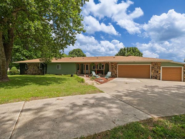 5008 S Cloverdale Lane, Battlefield, MO 65619