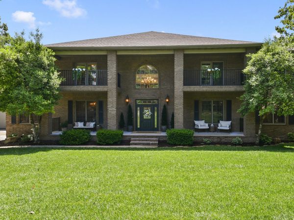 1013 Silvercrest Place , Reeds Spring, MO 65737