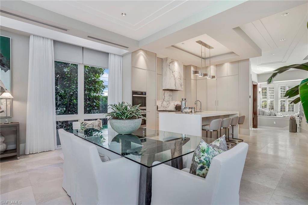 32 6th St S, Naples, FL 34102 Photo