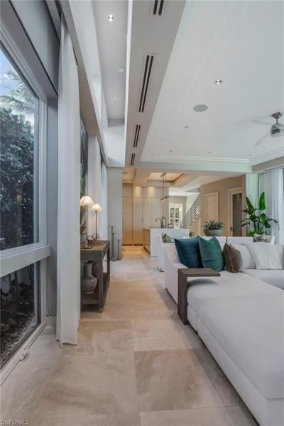 32 6th St S, Naples, FL 34102 Photo