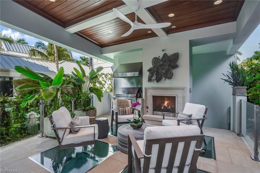 32 6th St S, Naples, FL 34102 Photo