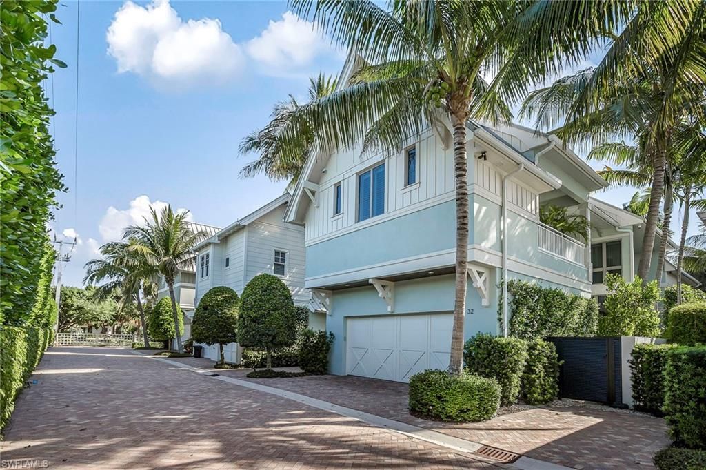 32 6th St S, Naples, FL 34102 Photo