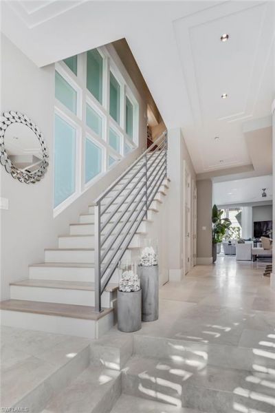 32 6th St S, Naples, FL 34102 Photo