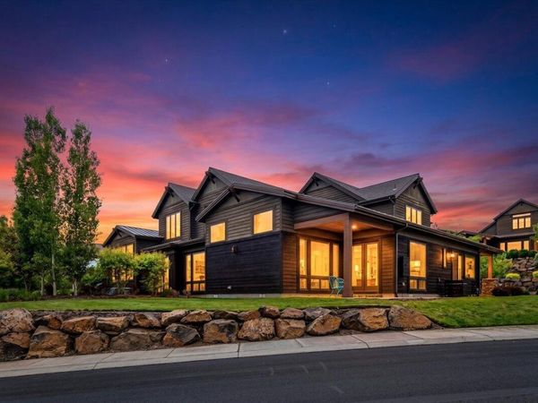61333 Kindle Rock Loop, Bend, OR 97702