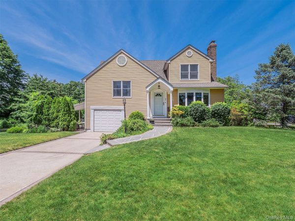 22 Andover Road , Port Washington, NY 11050