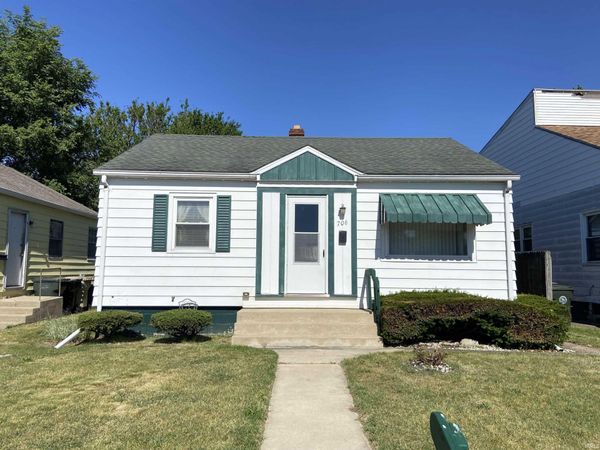 706 S Lake Street, South Bend, IN 46619