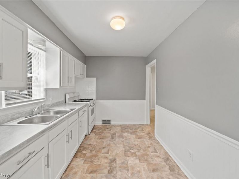 142 Canton Road , Akron, OH 44312 Photo 7