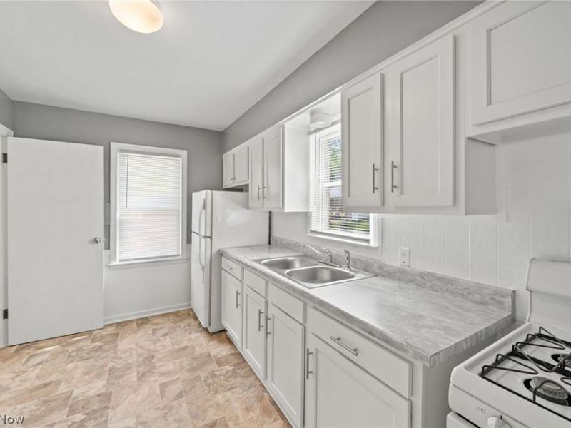142 Canton Road , Akron, OH 44312 Photo 8