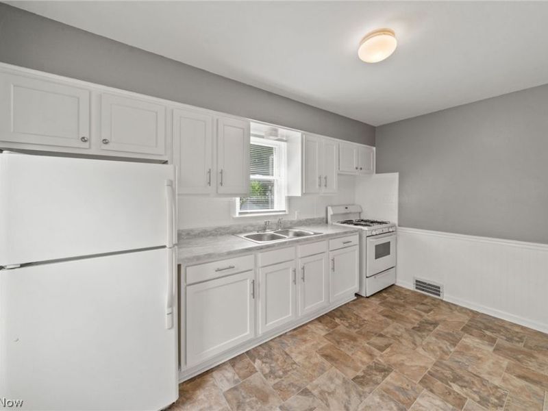 142 Canton Road , Akron, OH 44312 Photo 9