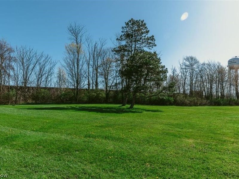 S Sycamore Street , Jefferson, OH 44047 Photo 5