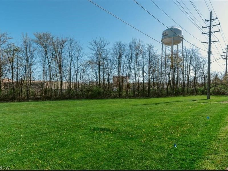 S Sycamore Street , Jefferson, OH 44047 Photo 9