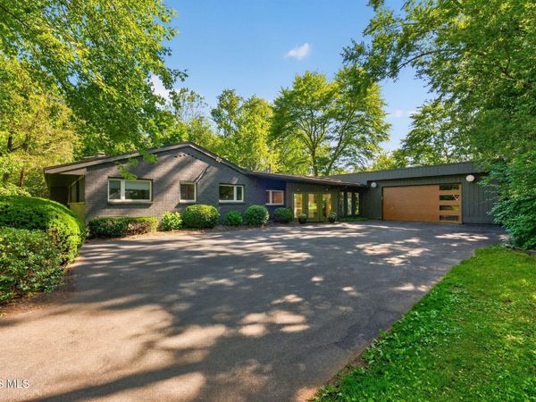 4232 Vineyard Road , Toledo, OH 43623