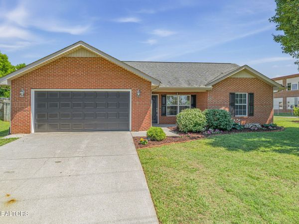 1504 Jett Rd, Maryville, TN 37804