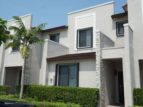 21435 NE 2nd Place, Miami, FL 33161