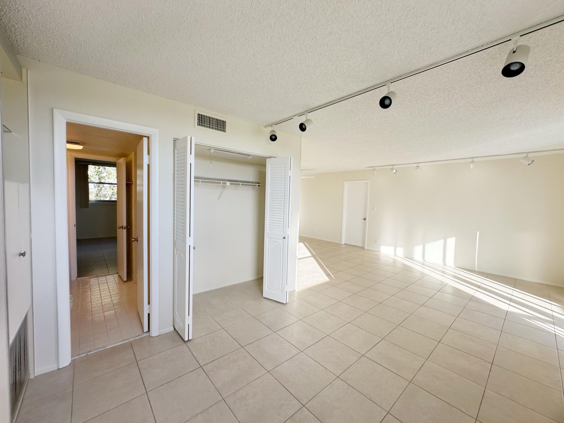 5301 NW 2nd Avenue, Unit 401, Boca Raton, FL 33487 Photo