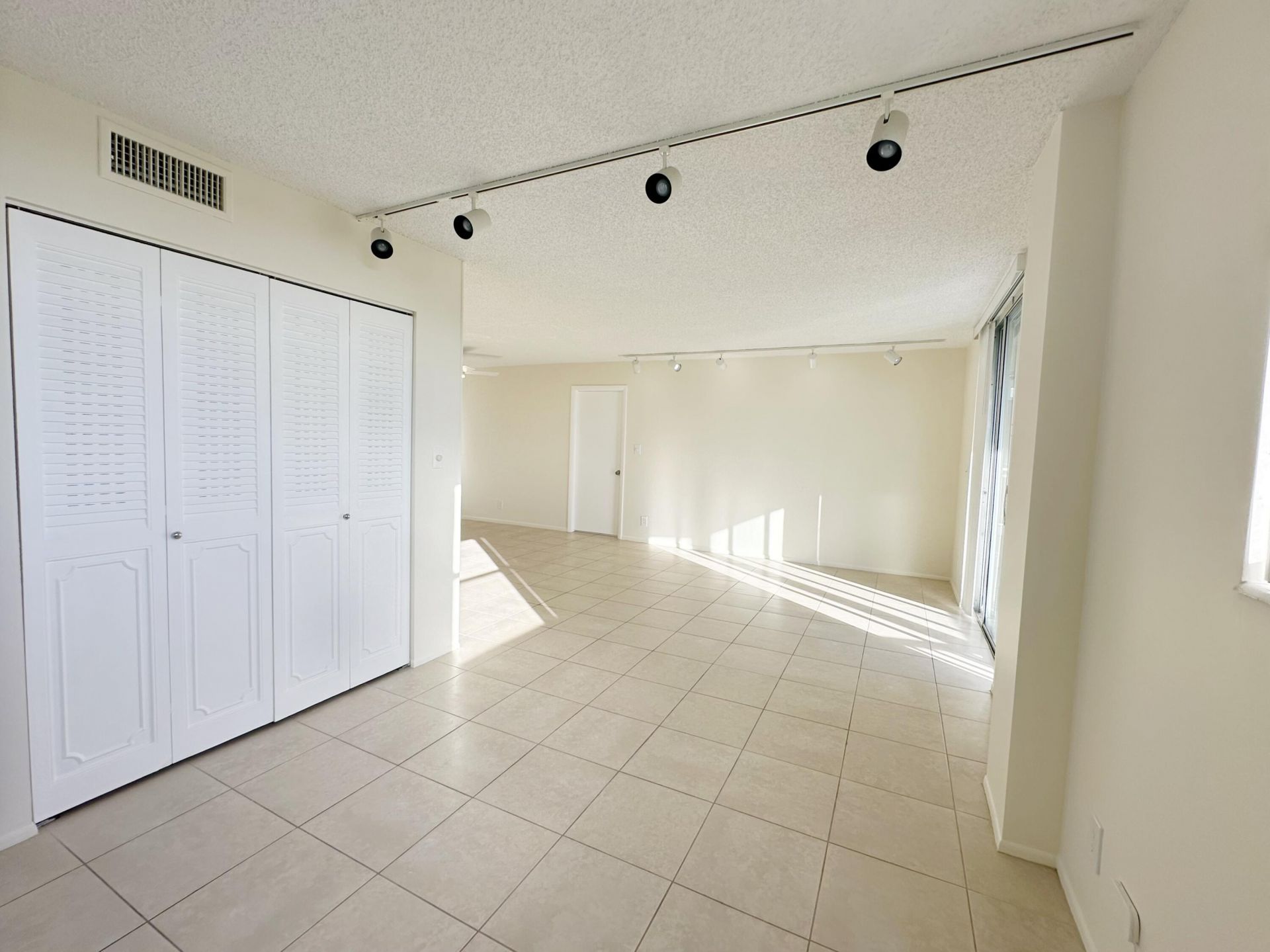 5301 NW 2nd Avenue, Unit 401, Boca Raton, FL 33487 Photo