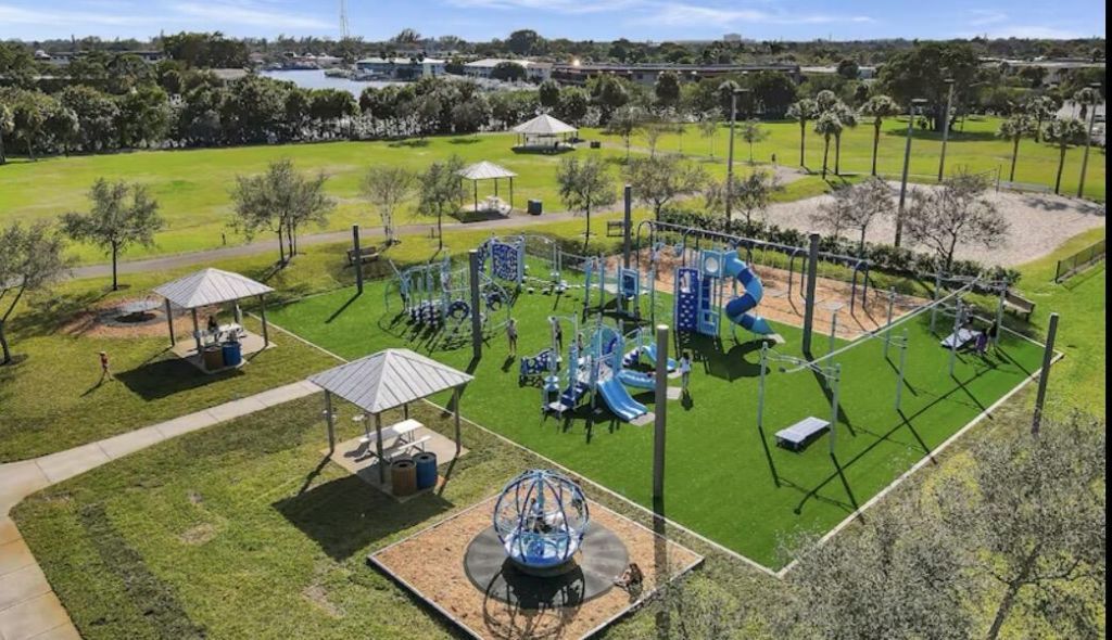 561 Anchorage Drive, North Palm Beach, FL 33408 Photo