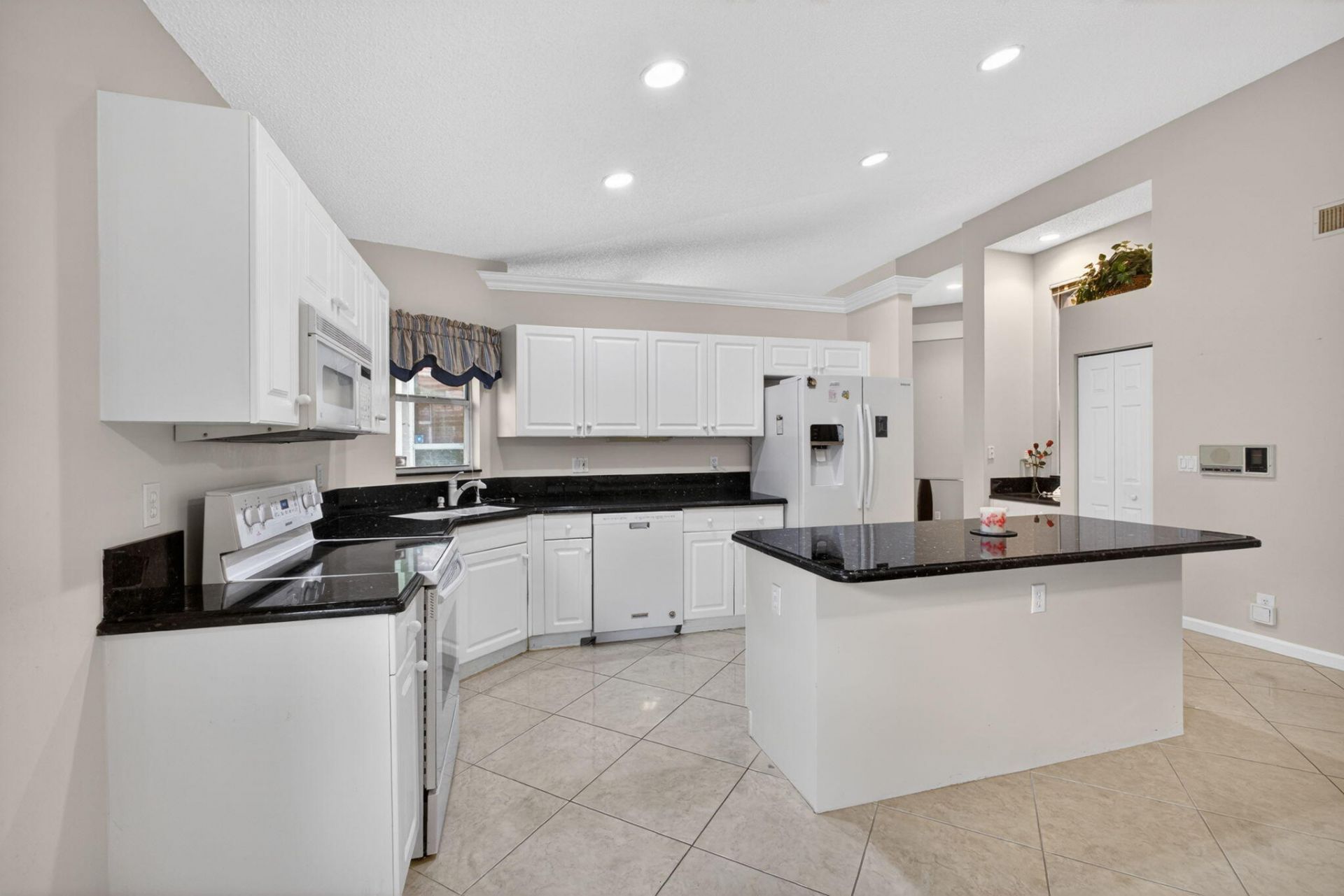 2860 Waters Edge Circle, Greenacres, FL 33413 Photo