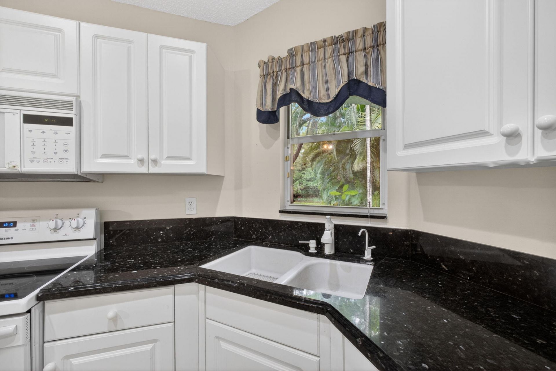 2860 Waters Edge Circle, Greenacres, FL 33413 Photo