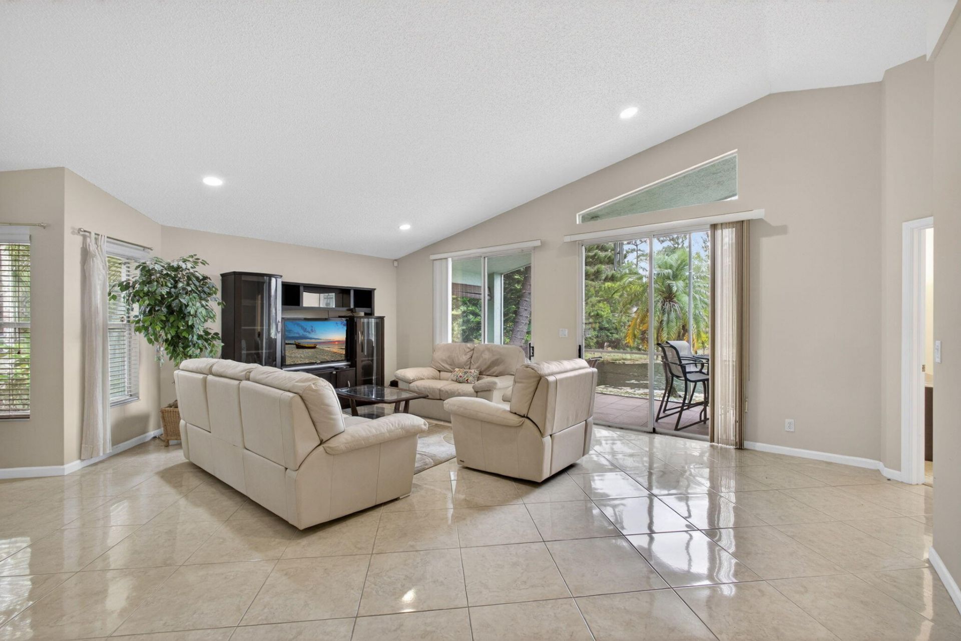 2860 Waters Edge Circle, Greenacres, FL 33413 Photo