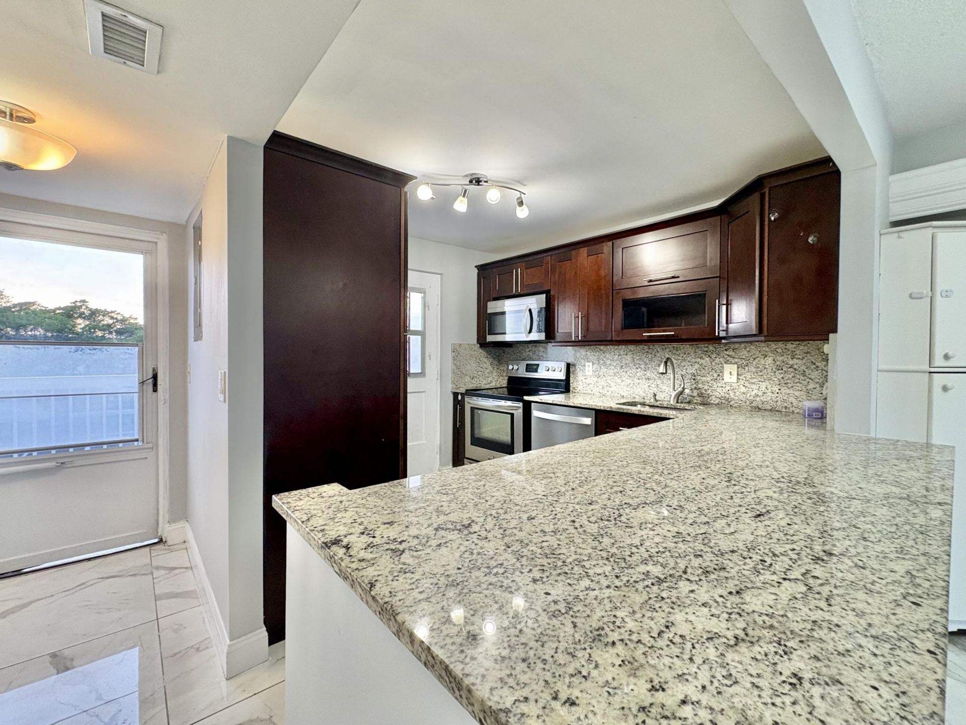 5700 NW 2nd Avenue, Unit 311, Boca Raton, FL 33487 Photo