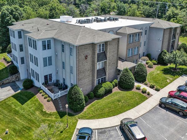 4825 Glen Ivy LN SW, Unit APT 105, Roanoke, VA 24018