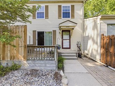 33751 Bayview Drive, Chesterfield Twp, MI 48047