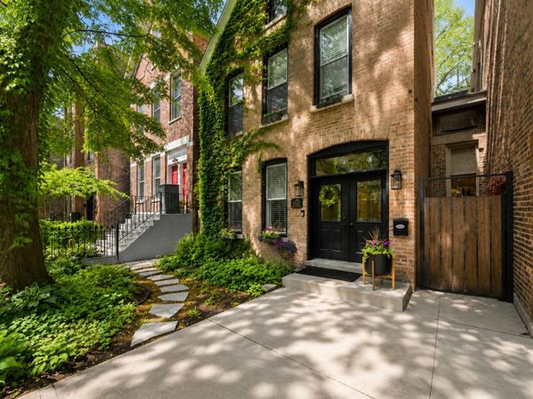 706 S Ada Street , Chicago, IL 60607
