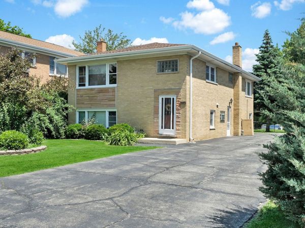 227 S Hale Street , Addison, IL 60101