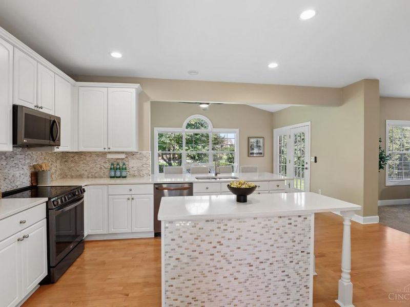 7665 Hunt Club Drive, Deerfield Twp., OH 45040 Photo 17
