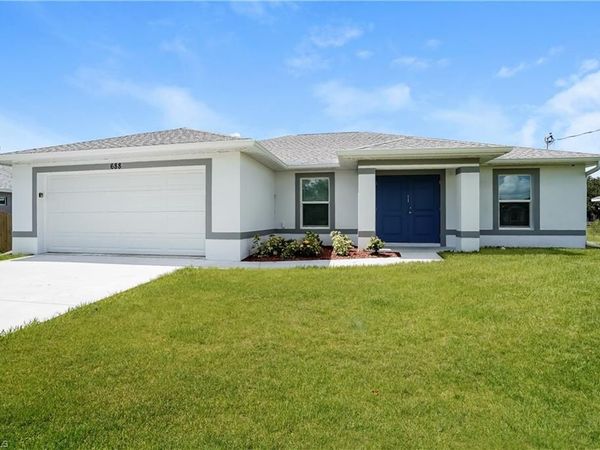 688 Manhattan ST E, LEHIGH ACRES, FL 33974
