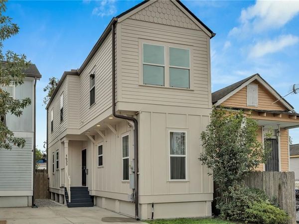 1633 EAGLE Street , New Orleans, LA 70118