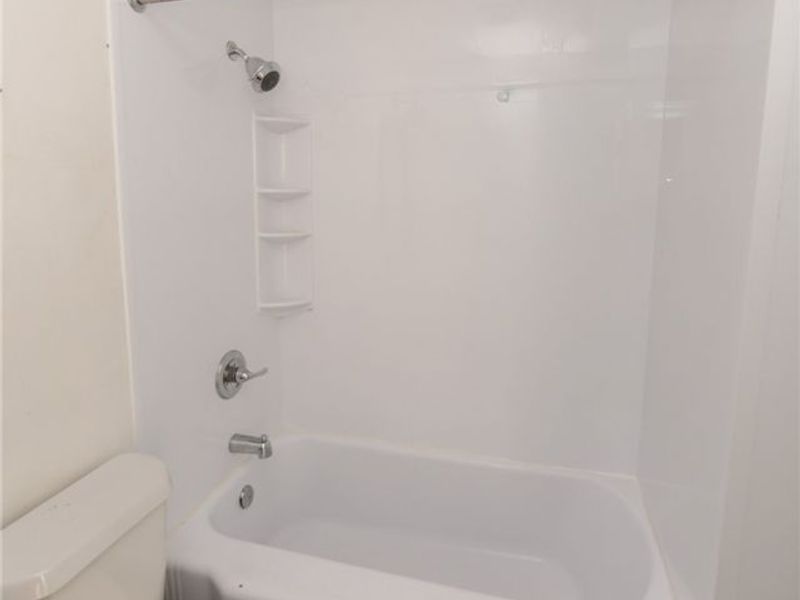 2035 Chesterland Avenue , Unit Down, Lakewood, OH 44107 Photo 27