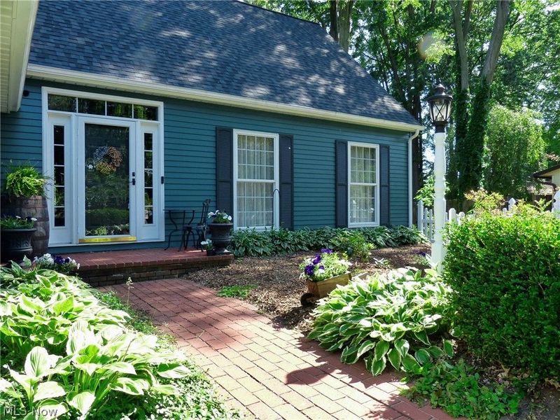 9144 Gregory Court , Mentor, OH 44060 Photo 3